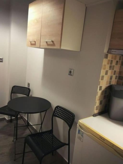 Nice& Cozy Flat 1min From The Heart Of Athens.wifi Athens