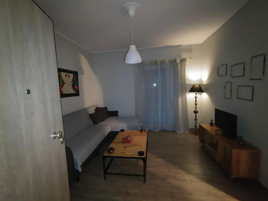 Apartment Nice& Cozy Flat 1min From The Heart Of Athens.wifi