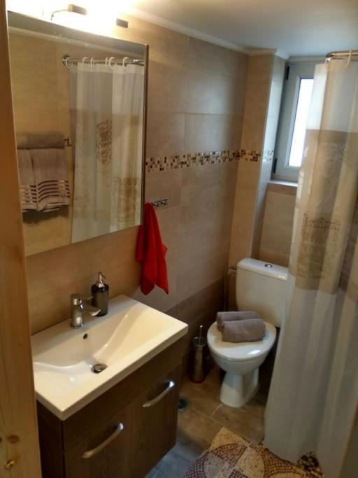 Nice& Cozy Flat 1min From The Heart Of Athens.wifi *