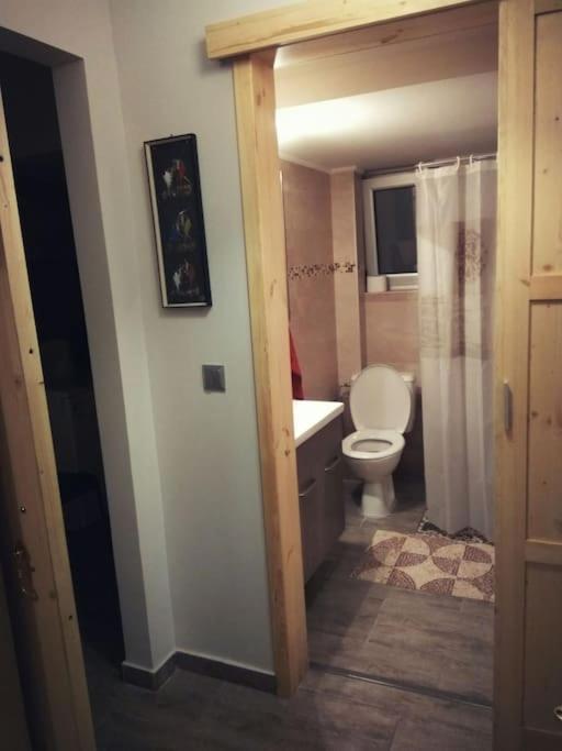 Nice& Cozy Flat 1min From The Heart Of Athens.wifi Apartment *
