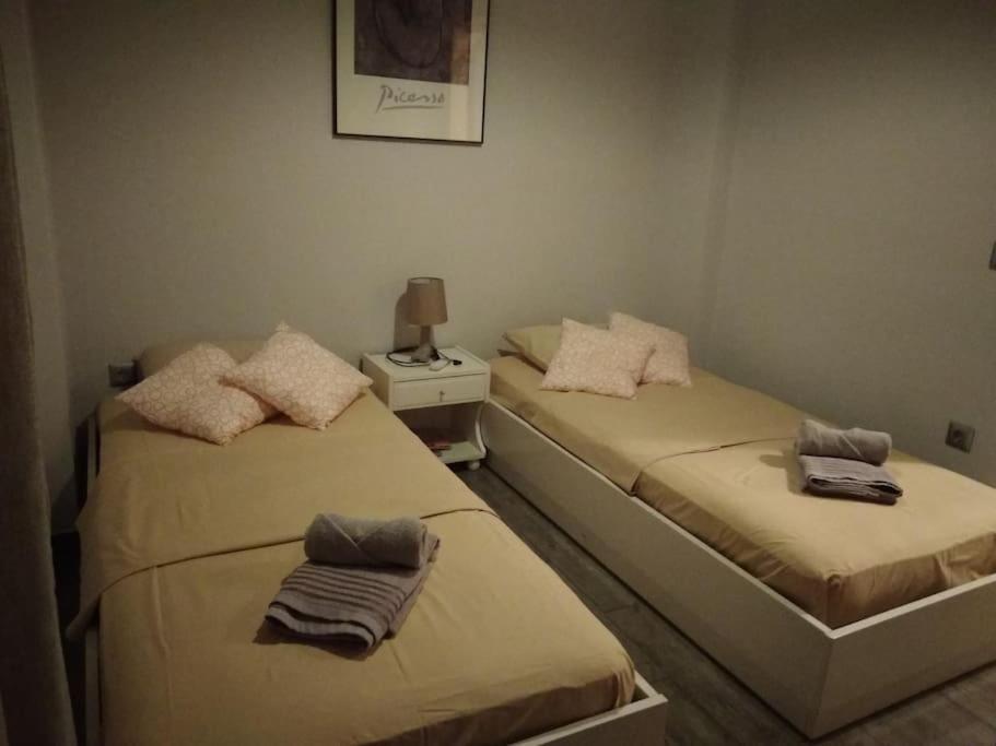 Nice& Cozy Flat 1min From The Heart Of Athens.wifi * Ateny